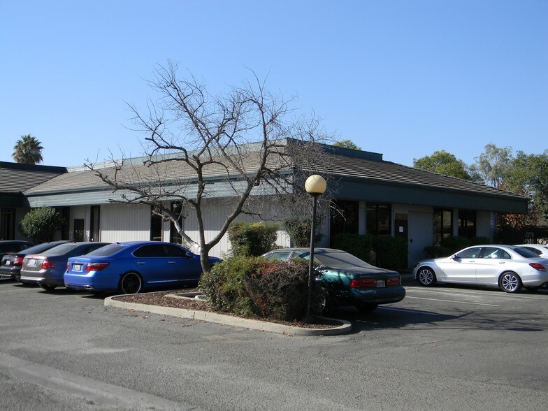 More Photos Of 2378 W Whitendale Ave, Visalia Office For Sale