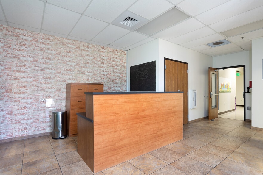 More Photos Of 4308 N Quinlan Park Rd, Austin Storefront Retail Office For Sale