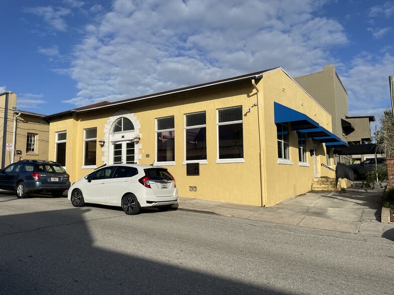 Primary Photo Of 430 N Alexander St, Mount Dora Storefront For Lease