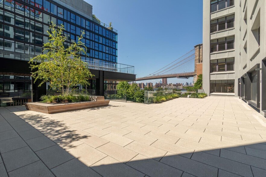 More Photos Of 25 Columbia Hts, Brooklyn Office For Lease