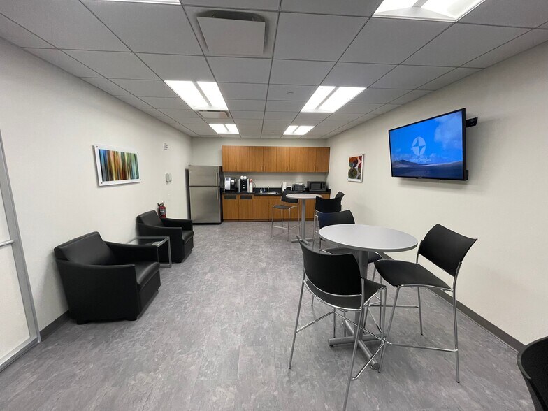 More Photos Of 777 W Putnam Ave, Greenwich Coworking Space