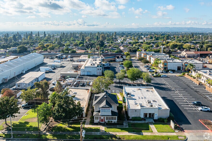 More Photos Of 1450-1470 W 9th St, Upland Loft Creative Space For Sale