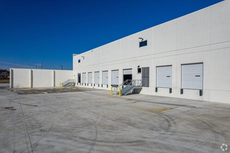 More Photos Of 1207 Farmers Rd, Grand Prairie Warehouse For Sale