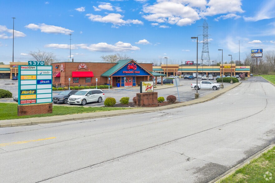 More Photos Of 1370 Veterans Pky, Clarksville Restaurant For Lease