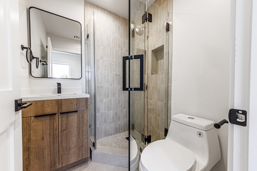 More Photos Of 1857 Crenshaw Blvd, Los Angeles Apartments For Sale