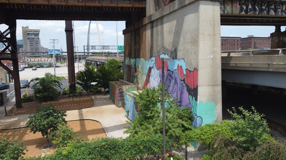 More Photos Of 904-908 S 4th St, Saint Louis Office For Lease