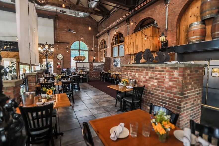More Photos Of 88-110 Rondout Landing, Kingston Restaurant For Sale