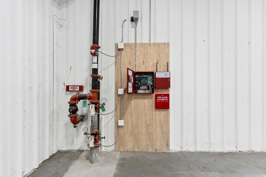 More Photos Of 1511 W Broadway St, Ardmore Auto Dealership For Sale