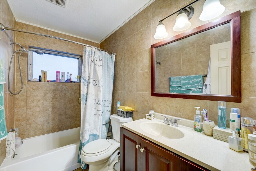 More Photos Of 3017 49th St S, Gulfport Apartments For Sale