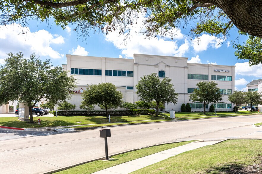 More Photos Of 1631 Lancaster Dr, Grapevine Medical For Lease