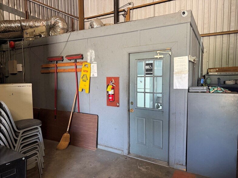 More Photos Of 1009 W Hill Ave, Valdosta Warehouse For Sale