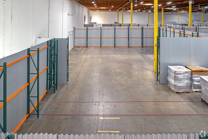 More Photos Of 850 Northlake Dr, Coppell Warehouse For Lease