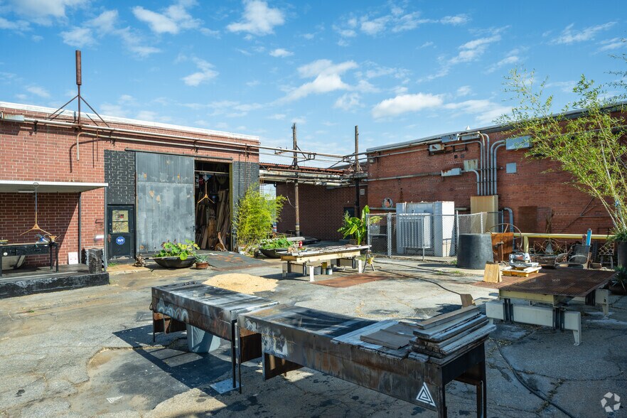 More Photos Of 1801 Rutherford Rd, Greenville Light Manufacturing For Lease