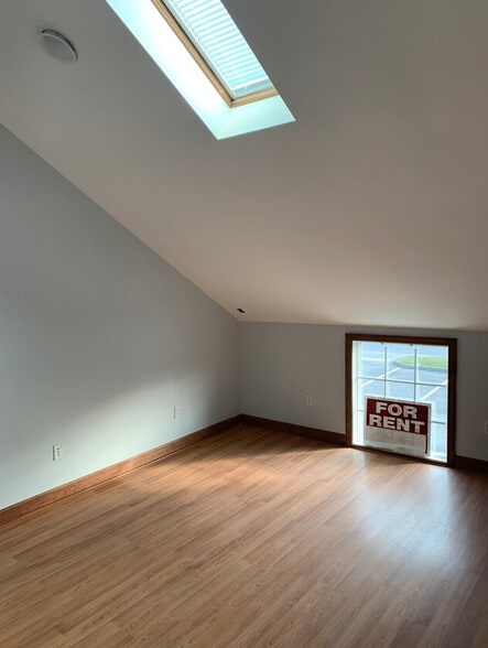 More Photos Of 5-7 Danbury Rd, Wilton Storefront Retail Office For Lease