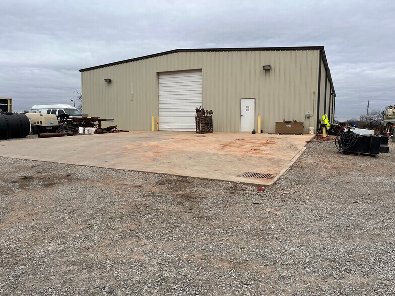More Photos Of 4691 NE Ok-33 Hwy, Guthrie Warehouse For Lease