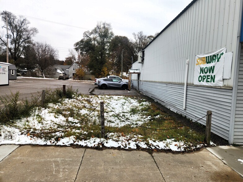 More Photos Of 125 W Mesick Ave, Mesick Convenience Store For Sale