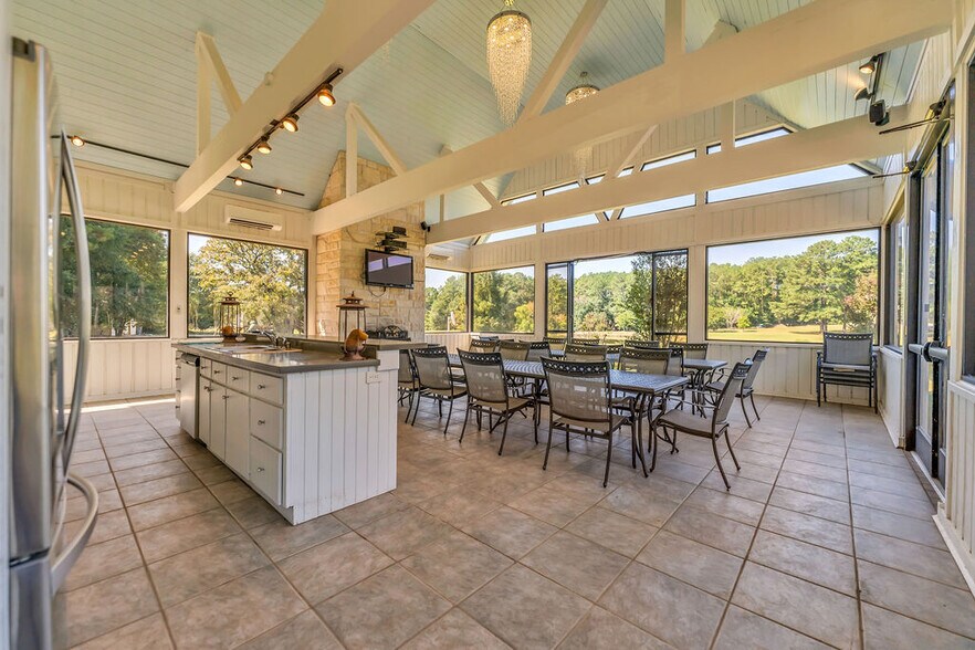 More Photos Of 43 Pool Rd, Richards Specialty For Sale