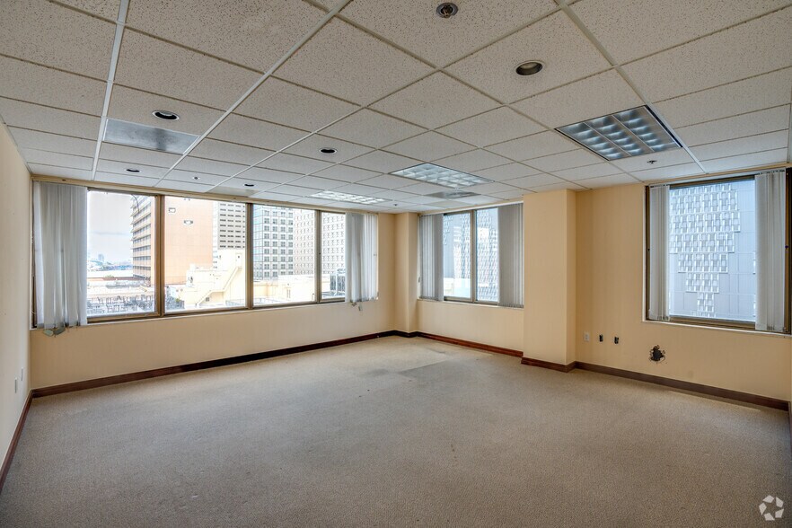 More Photos Of 200 SE 1st St, Miami Office For Sale