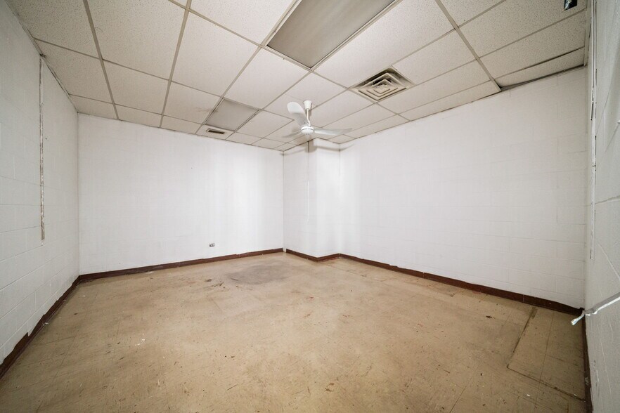 More Photos Of 7503 Harlow Dr, San Antonio Freestanding For Lease