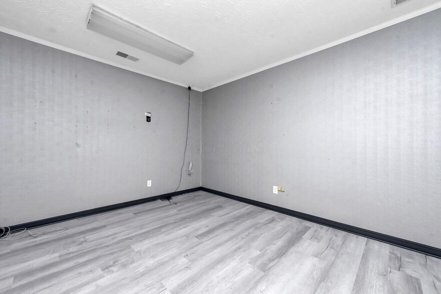 More Photos Of 444-454 E Center St, Marion Office For Sale