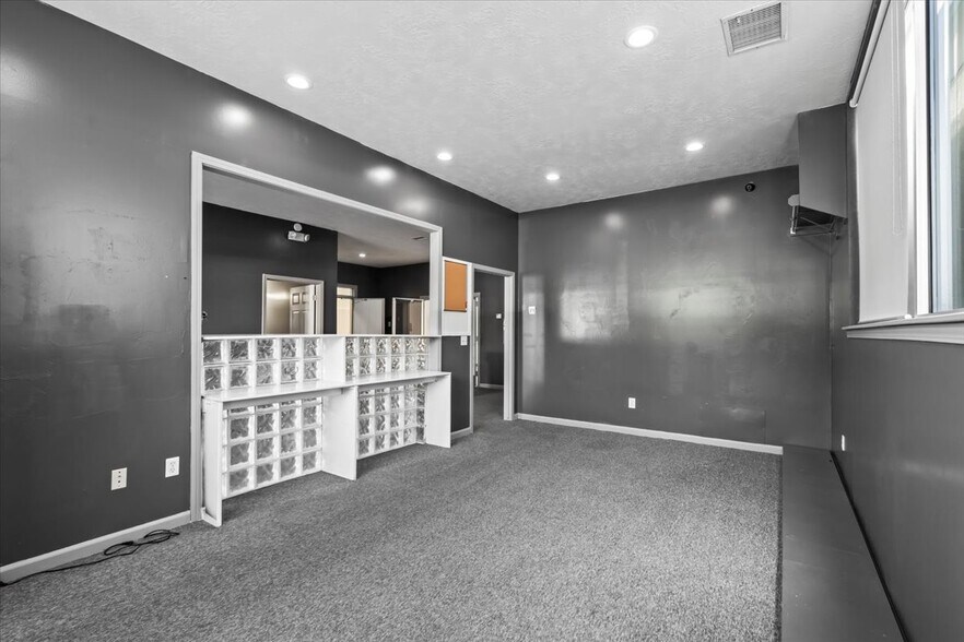 More Photos Of 90 Cross St, Layton Freestanding For Sale