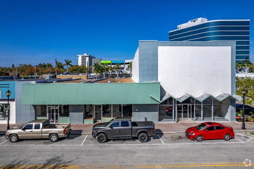 More Photos Of 522-530 13th St W, Bradenton Freestanding For Sale