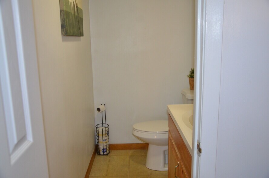 More Photos Of 115 E South Street, Sandwich Storefront Retail Office For Lease
