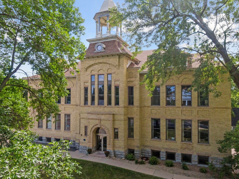 More Photos Of 261 School Ave, Excelsior Office For Sale