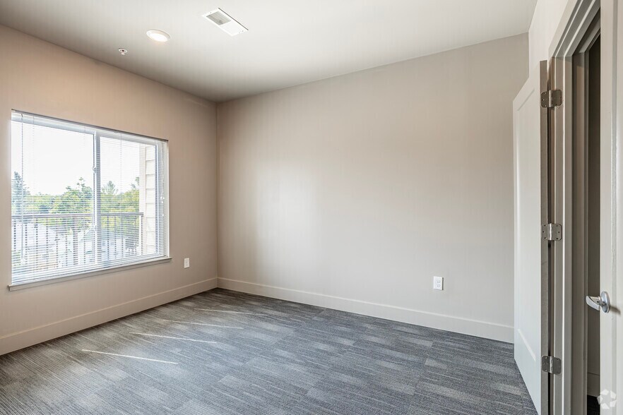 More Photos Of 2010-2024 E Michigan Ave, Lansing Apartments For Sale