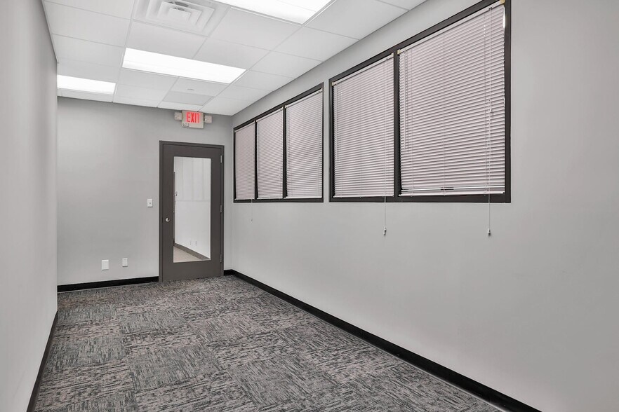 More Photos Of 240-260 W Nyack Rd, West Nyack Warehouse For Lease