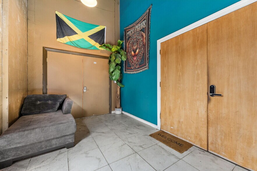 More Photos Of 825-829 27th Ave, Oakland Manufacturing For Sale