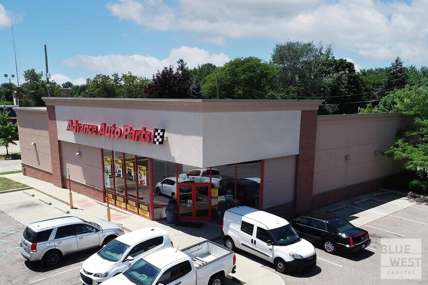 22901 Gratiot Ave, Eastpointe, MI 48021 Freestanding For Sale