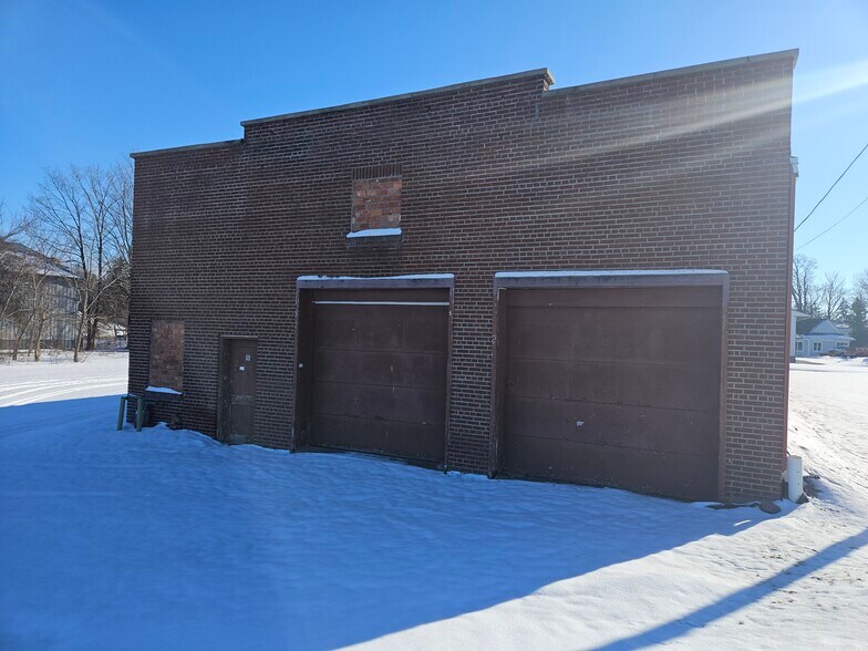 More Photos Of 51 Bank St, Orchard Park Warehouse For Sale