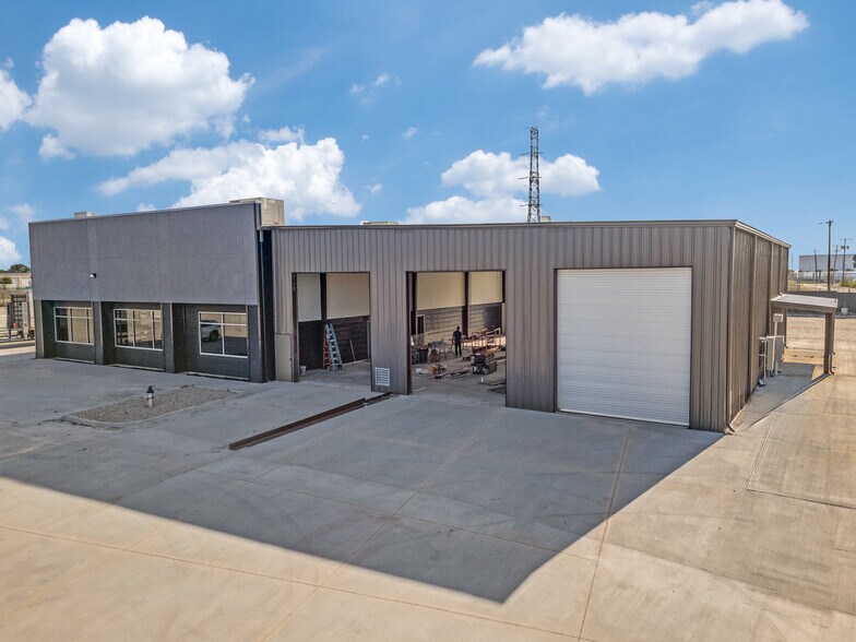 More Photos Of 34930 Lyndon B Johnson Fwy, Dallas Industrial For Lease