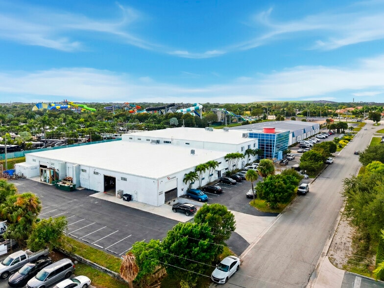 More Photos Of 4348 Westroads Dr, West Palm Beach Manufacturing For Sale