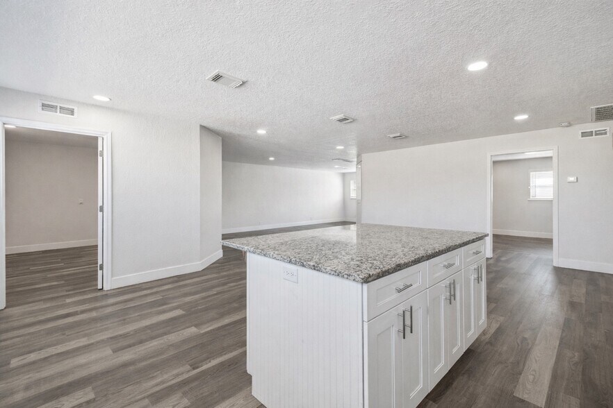 More Photos Of 6010 Wall St, Port Richey Warehouse For Sale