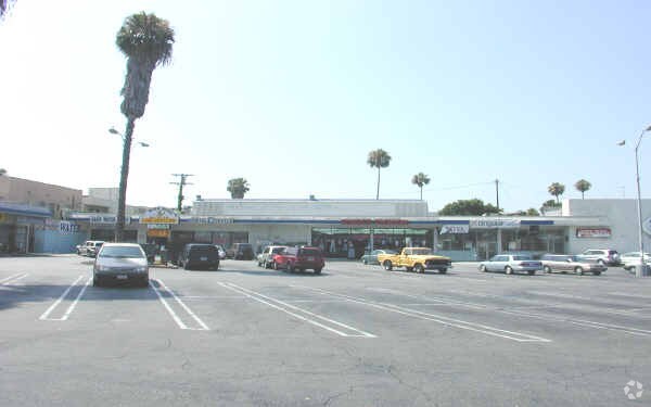 More Photos Of 5214 W Sunset Blvd, Los Angeles Storefront For Lease