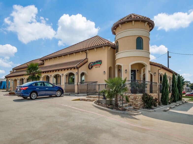 More Photos Of 3700 Teasley Dr, Hickory Creek Restaurant For Sale