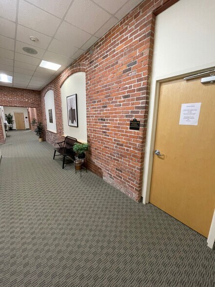 More Photos Of 594 Great Rd, North Smithfield Medical For Lease