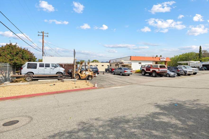 More Photos Of 501 N Ventura Ave, Oak View Auto Repair For Sale