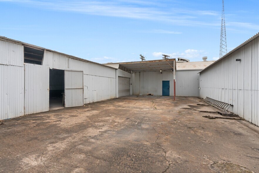 More Photos Of 3314 Carr St, Houston Manufacturing For Sale