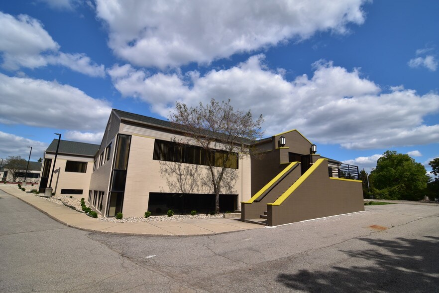 More Photos Of 39319 Plymouth Rd, Livonia Office For Sale