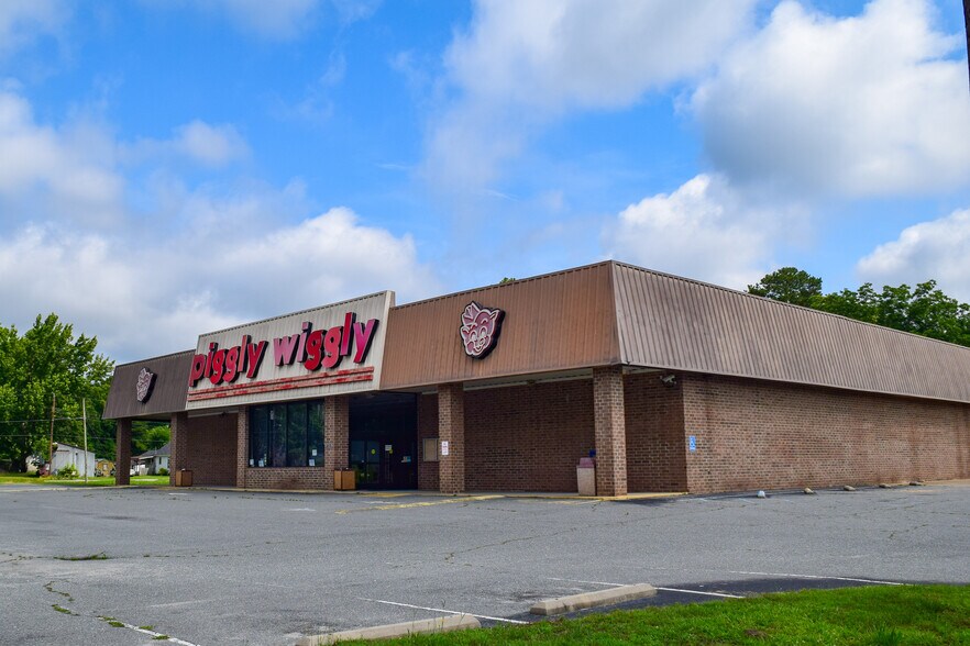 More Photos Of 202 Doctor Donnie H Jones Jr Blvd W, Princeton Supermarket For Lease