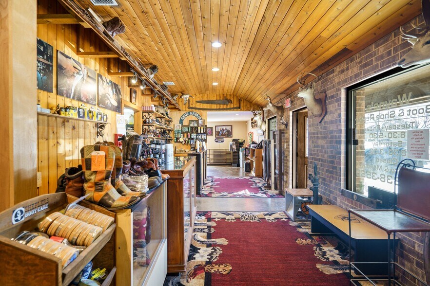 More Photos Of 2524 Carson St, Haltom City Storefront Retail Office For Sale