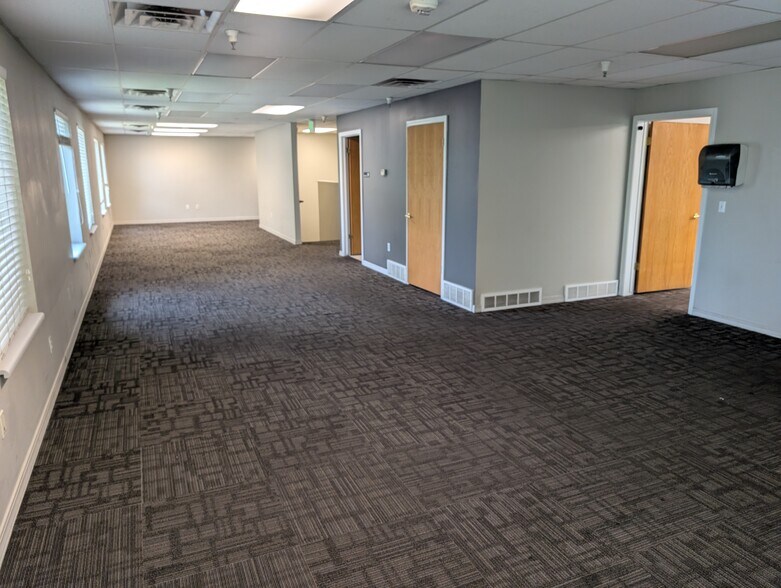 More Photos Of 649 W 9400 S, Sandy Warehouse For Lease