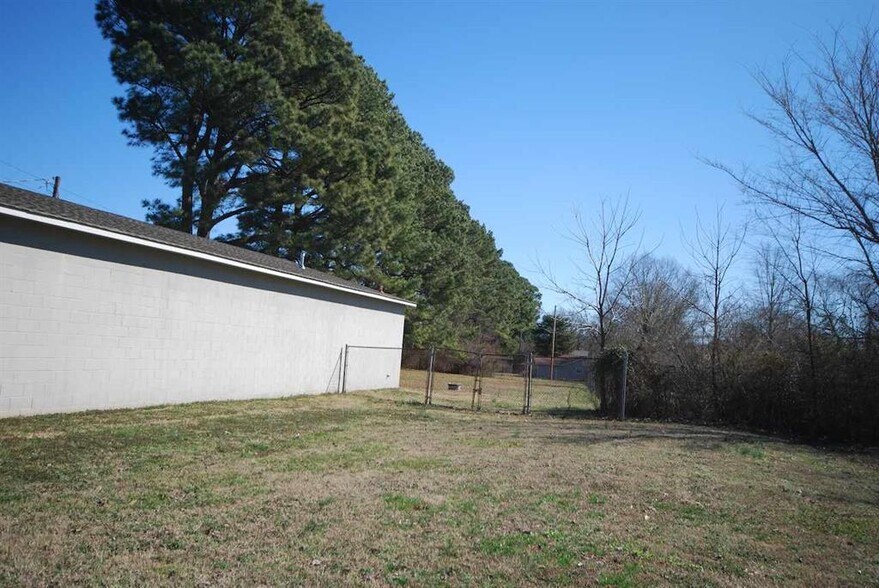 More Photos Of 44 Three Way Ln, Humboldt Office For Sale