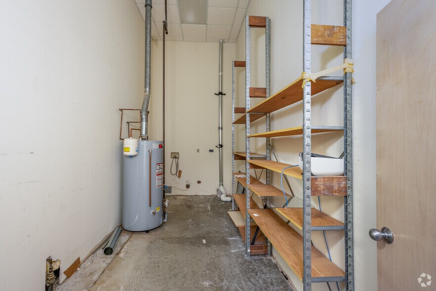 More Photos Of 30 Benefit St, Warwick Medical For Lease