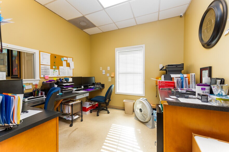 More Photos Of 111 Laurel Creek Rd Se, Calhoun Medical For Lease