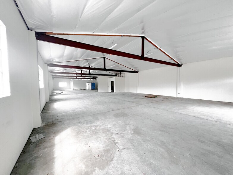 More Photos Of 1019-1023 E Raymond Way, Anaheim Unknown For Lease