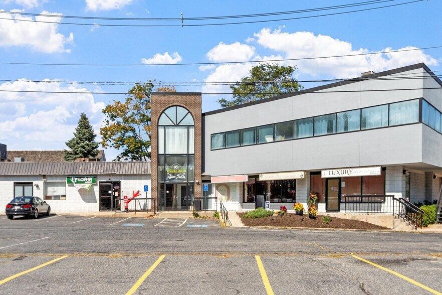 More Photos Of 861 Edgell Rd, Framingham Storefront For Sale